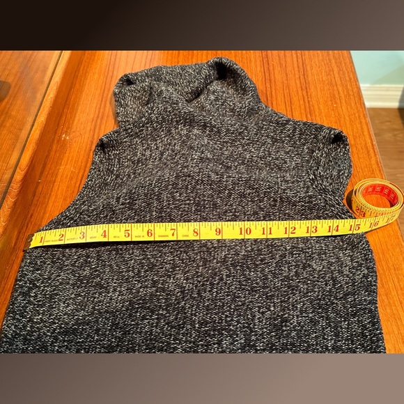 Cotton blend ‘Cloth’ sweater vest - hood & pockets. Sz Sm GUC - Picture 3 of 7